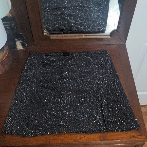 Urban Outfitters Black Sparkle Glitter Mini Skirt Size Large with Slit - Picture 1 of 2